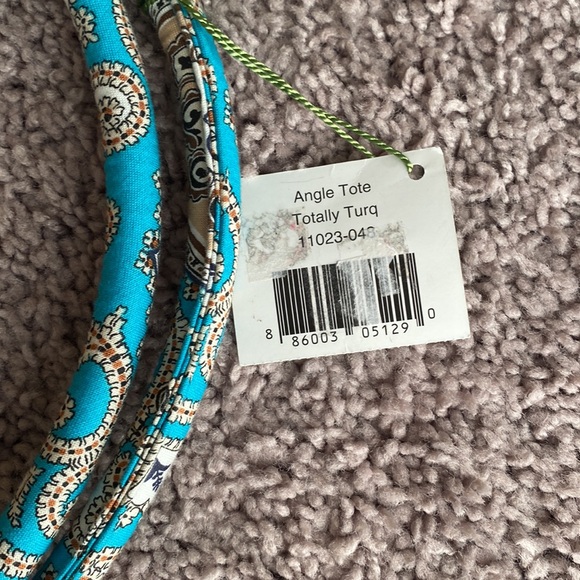 NWT Vera Bradley Totally Turq Angle Tote - Picture 3 of 4